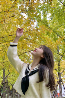 女人扒开的小泬高潮喷水小说